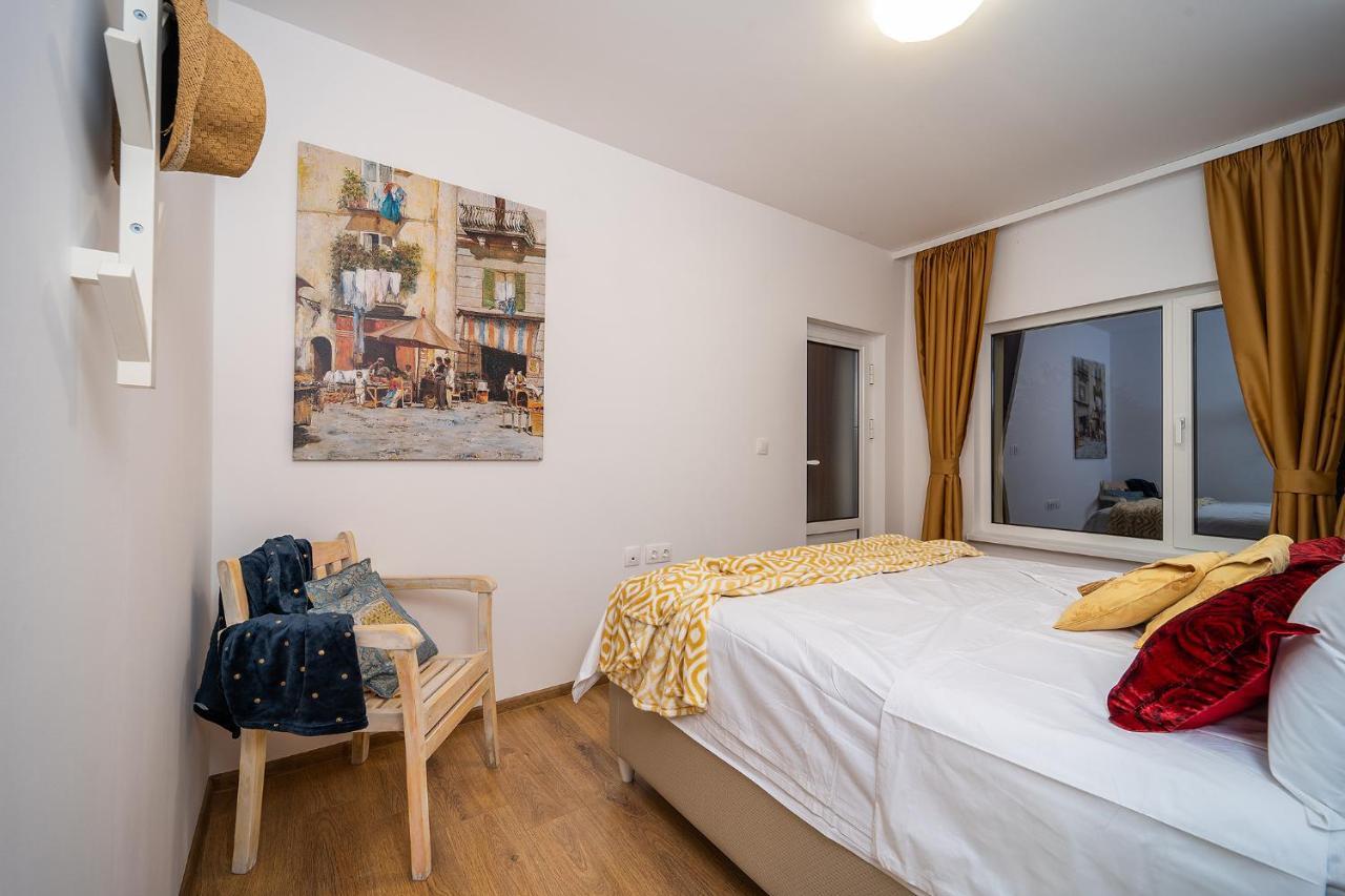 Casa De La Mare - *